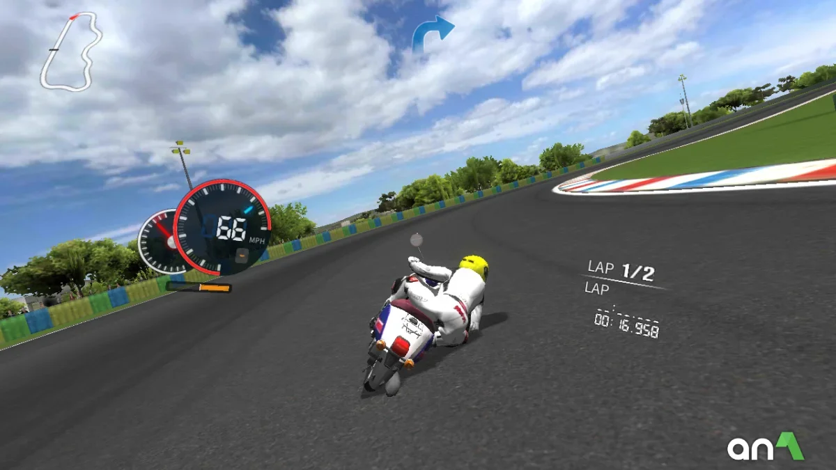 Real Moto screenshot 2